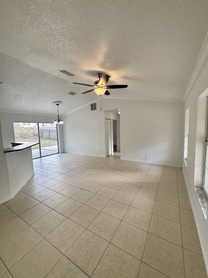 2825 Southwest 140th Court - Photo 2 of 21