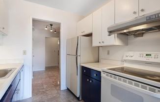 3 Captain Dr - Photo 1 of 1