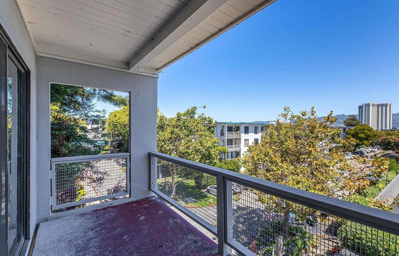 3 Captain Dr - Photo 6 of 23