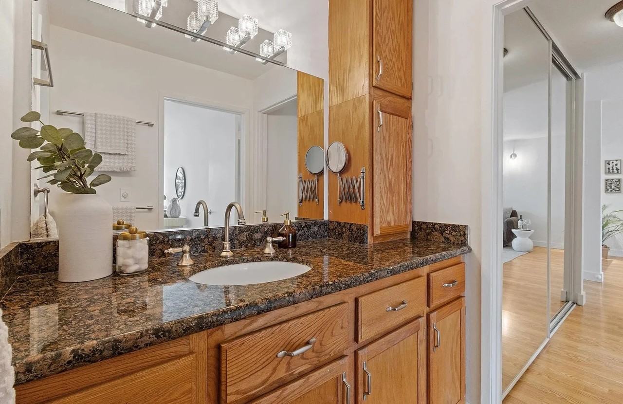 6 Admiral Dr - Photo 3 of 16