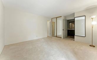 9 Commodore Dr - Photo 1 of 1