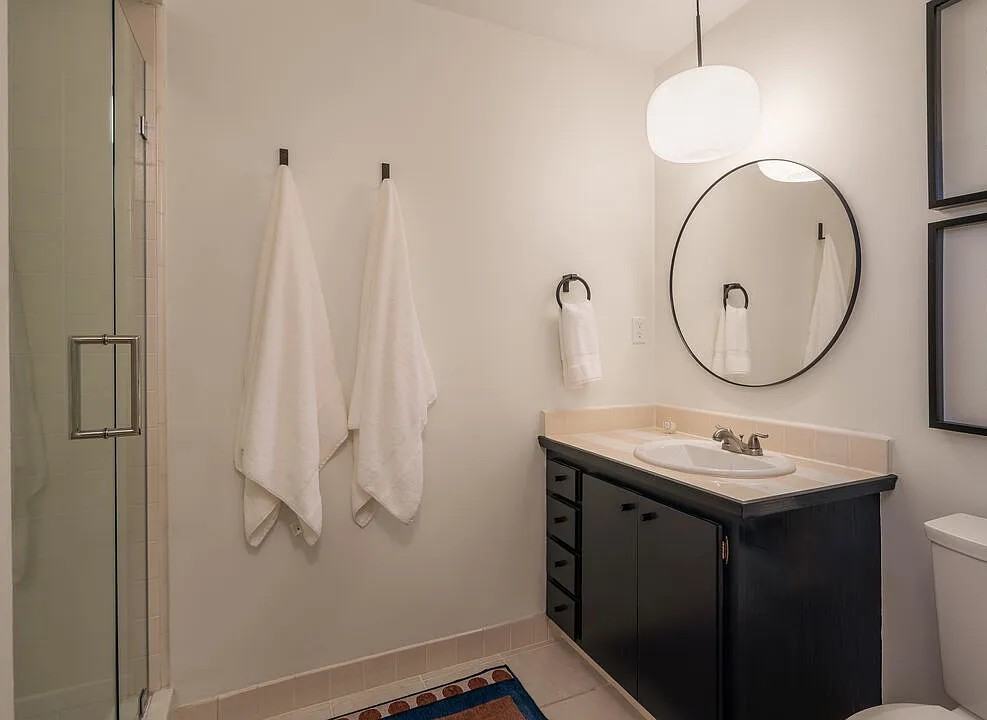 850 N Kings Rd - Photo 3 of 23