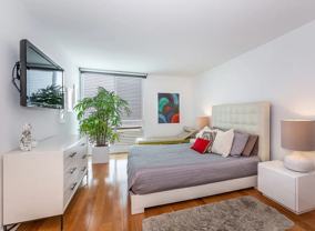 1010 N Kings Rd - Photo 1 of 1