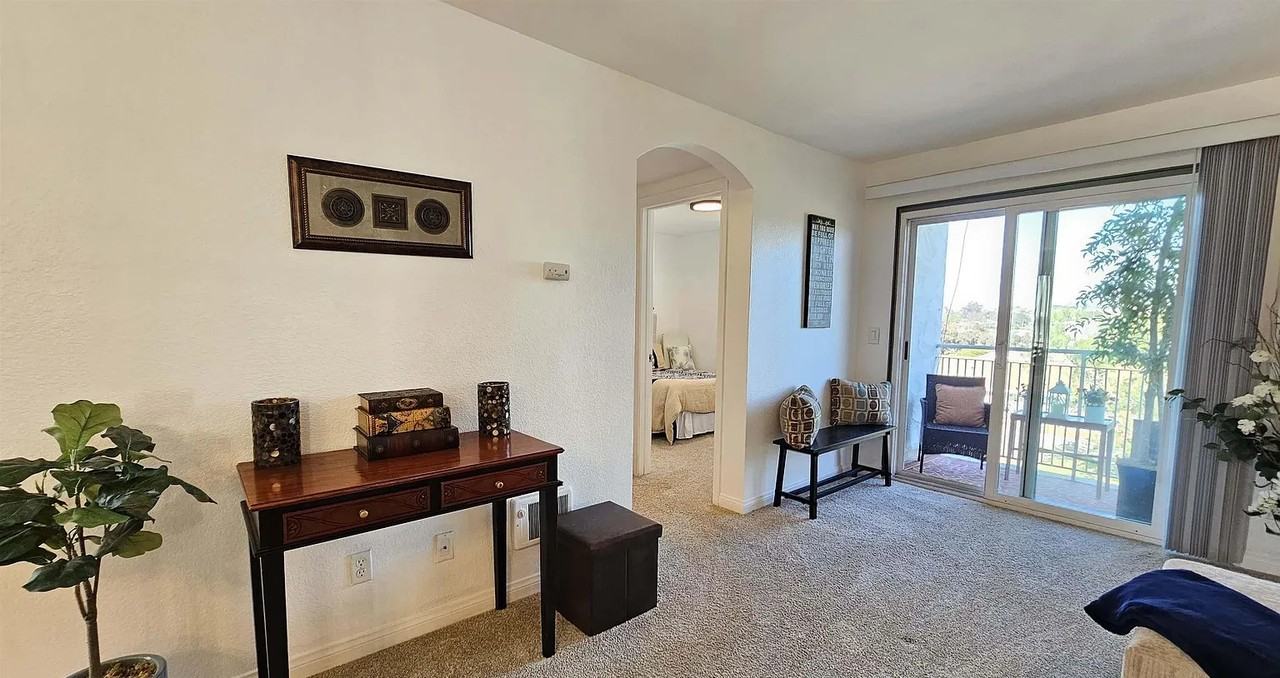 5252 Orange Ave - Photo 3 of 29