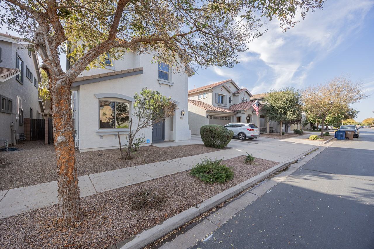 19157 E Kingbird Dr - Photo 2 of 30