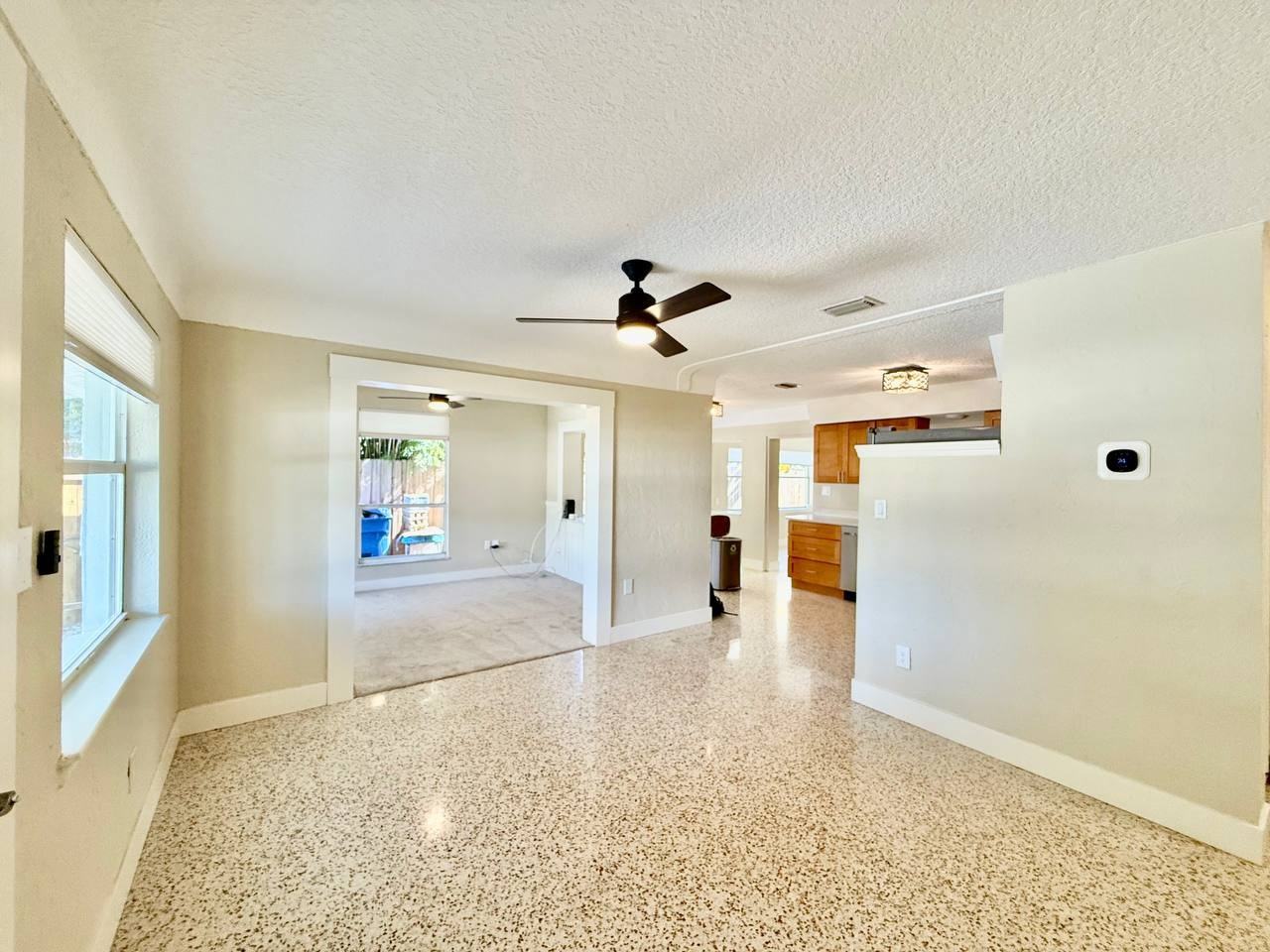 2918 10th Ave N - Photo 4 of 41