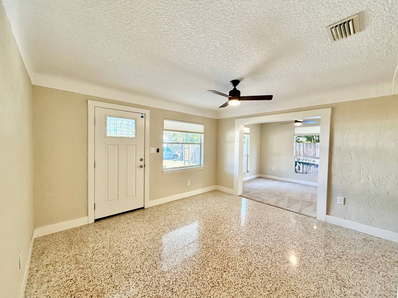 2918 10th Ave N - Photo 5 of 41