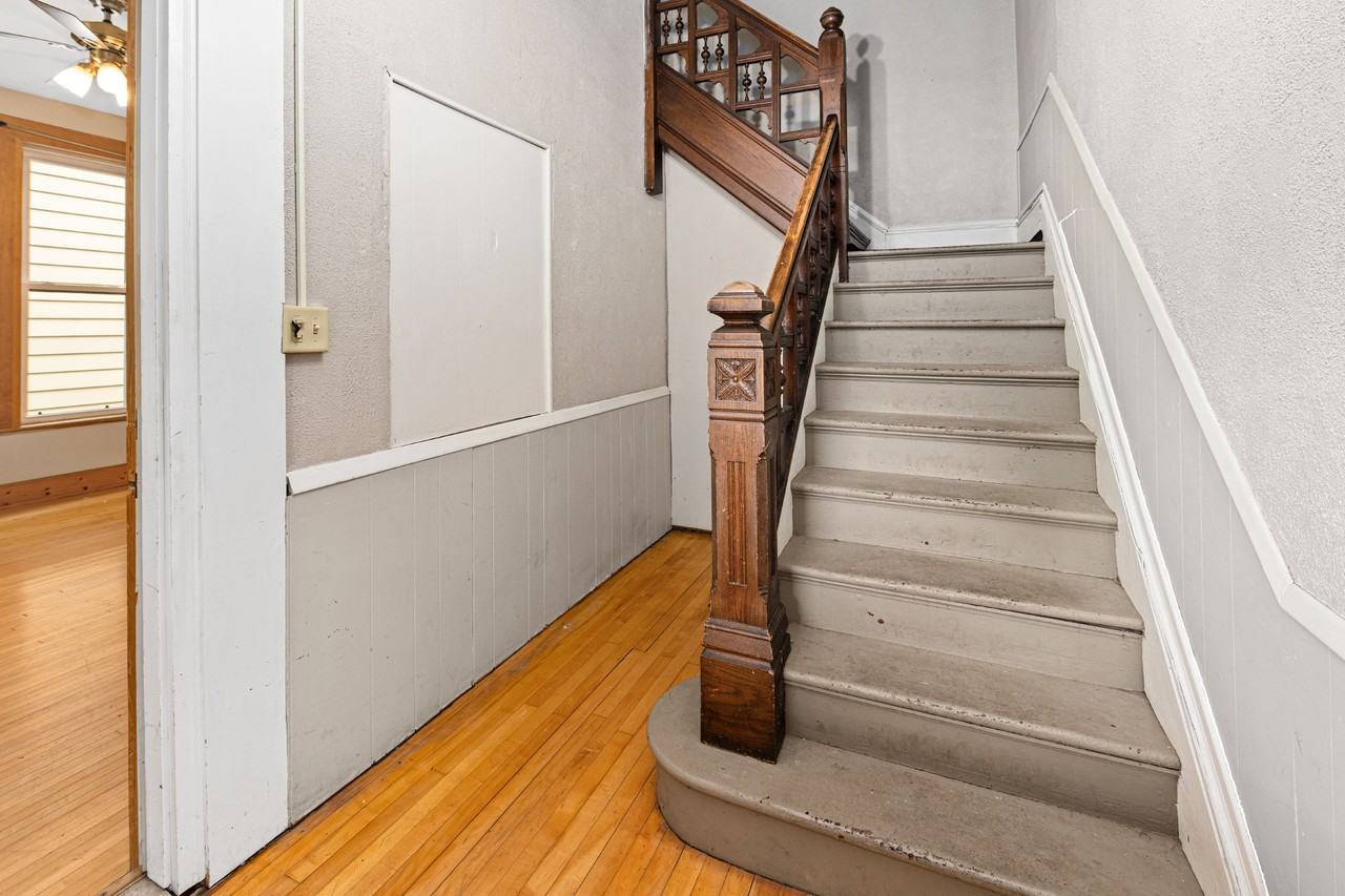 1521 Jefferson St #1 - Photo 3 of 28