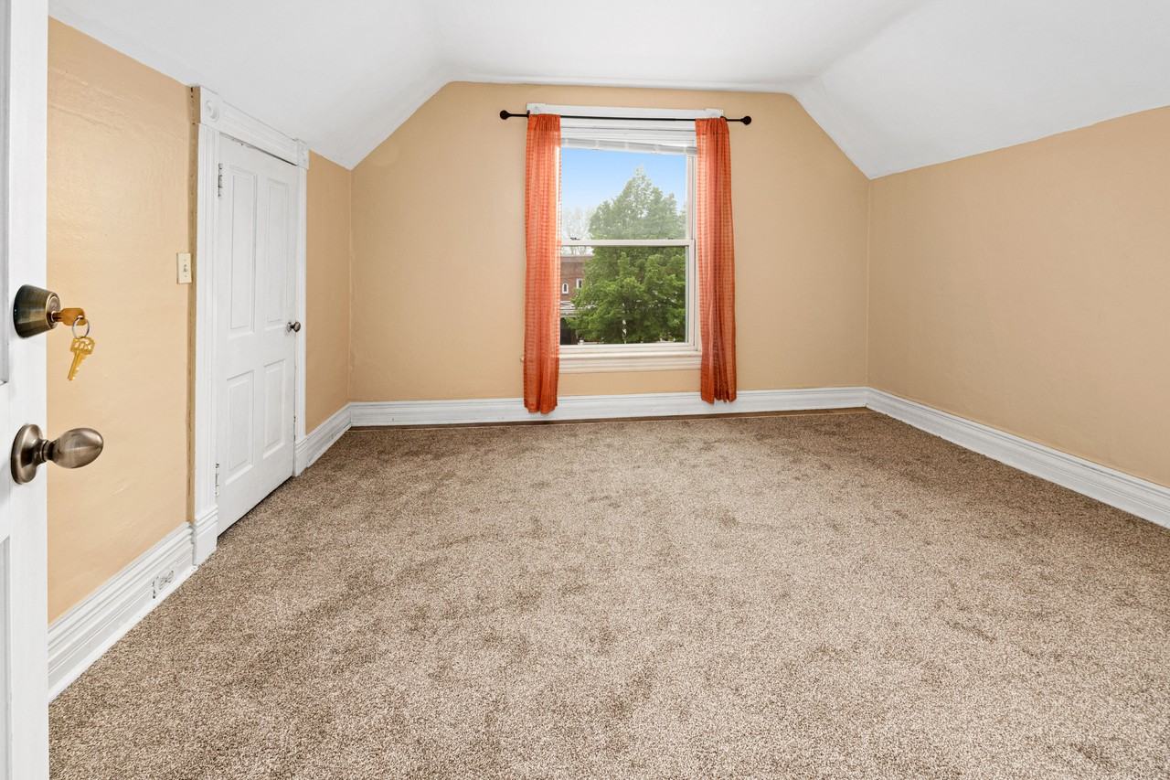 1521 Jefferson St #1 - Photo 4 of 28