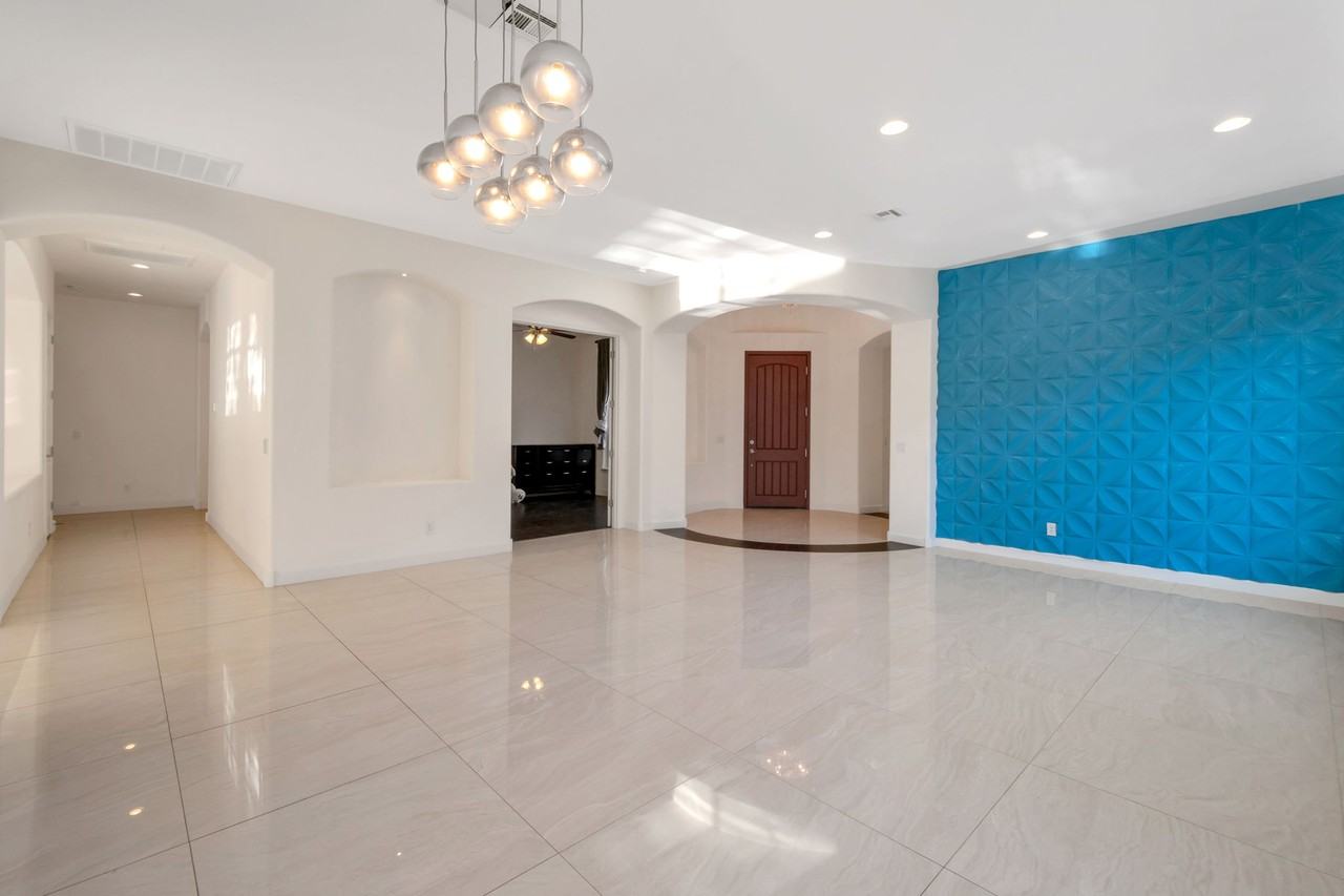 4093 E Woodside Way - Photo 4 of 18