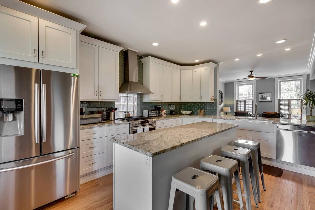 2125 N Winchester Ave #1 - Photo 4 of 10