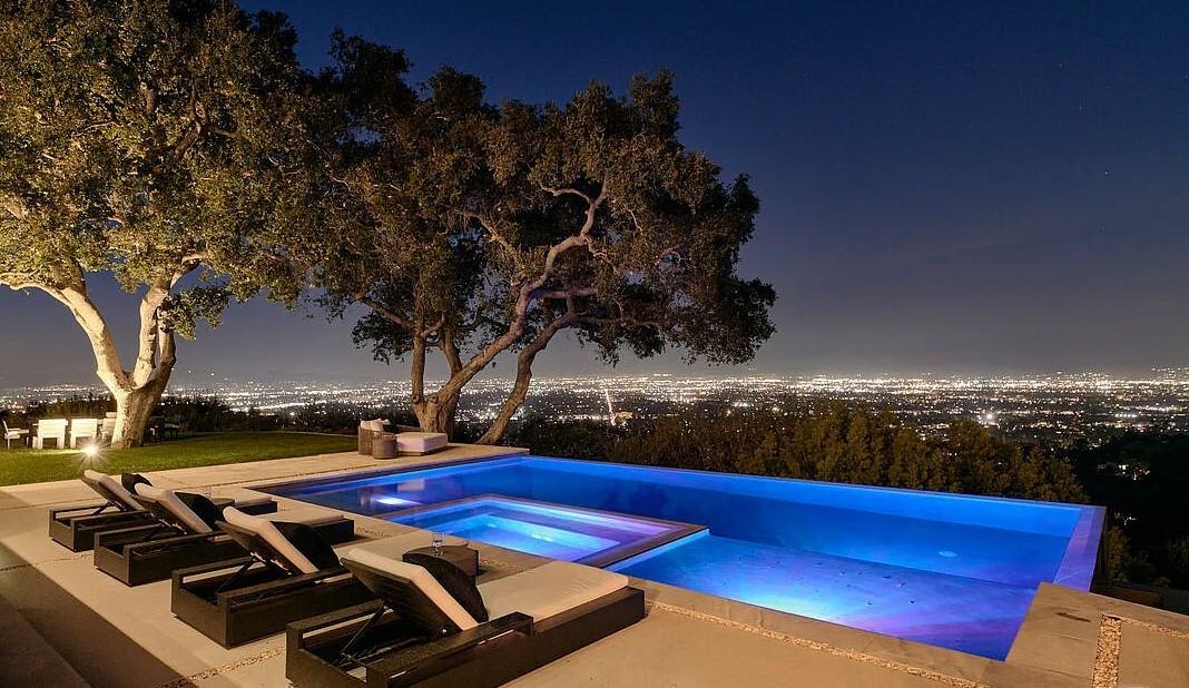 13331 Mulholland Dr #NA - Photo 4 of 48