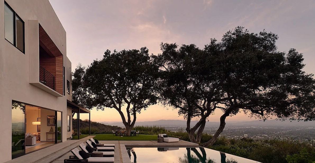 13331 Mulholland Dr #NA - Photo 5 of 48