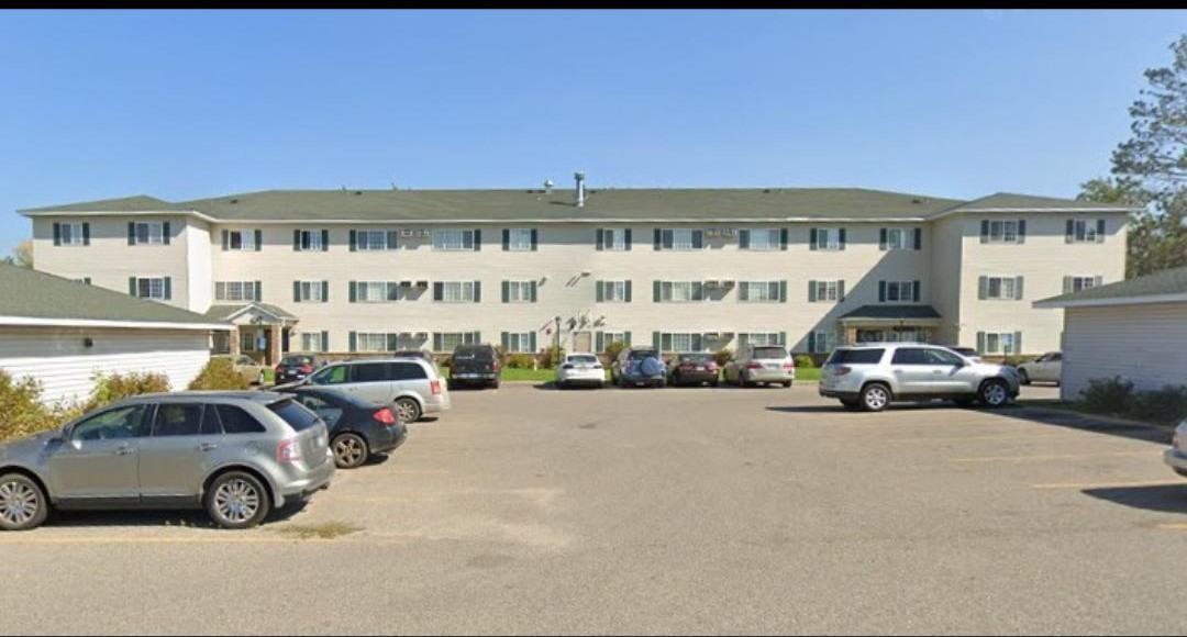 Northwoods Apartment - Photo 2 of 25