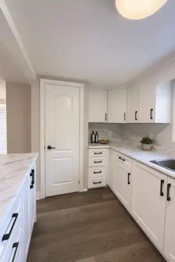 418 Lambton St - Photo 4 of 25