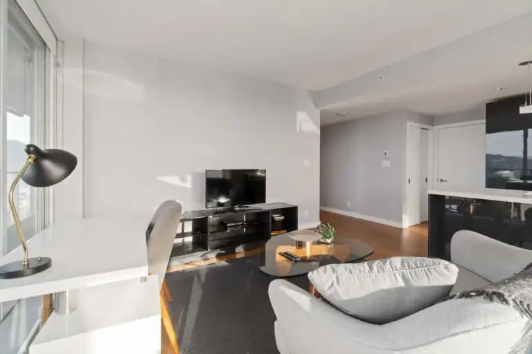 777 Richards St #D42 - Photo 6 of 30