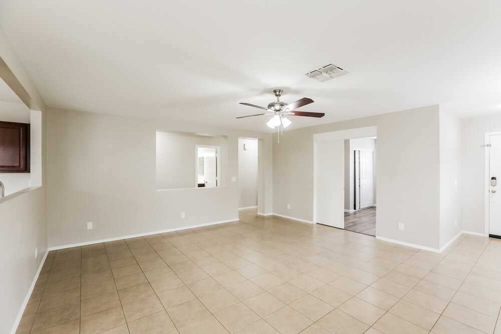 15589 W Port Au Prince Ln - Photo 4 of 16