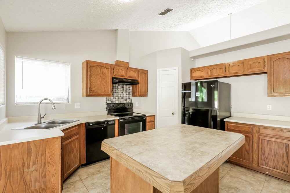 16810 S 29th Pl - Photo 7 of 17