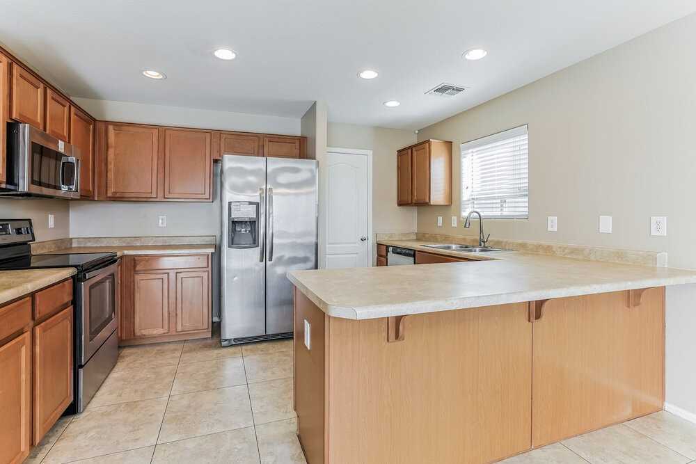 1435 E Pryor Rd - Photo 6 of 17