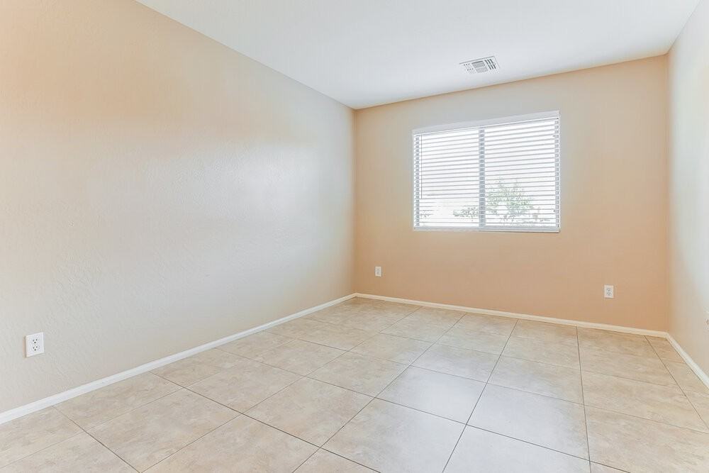 1435 E Pryor Rd - Photo 7 of 17