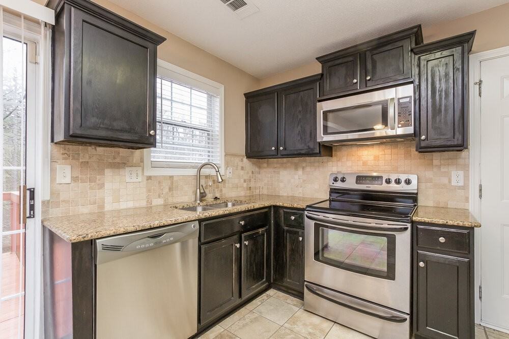 775 Riverside Walk Xing - Photo 5 of 15