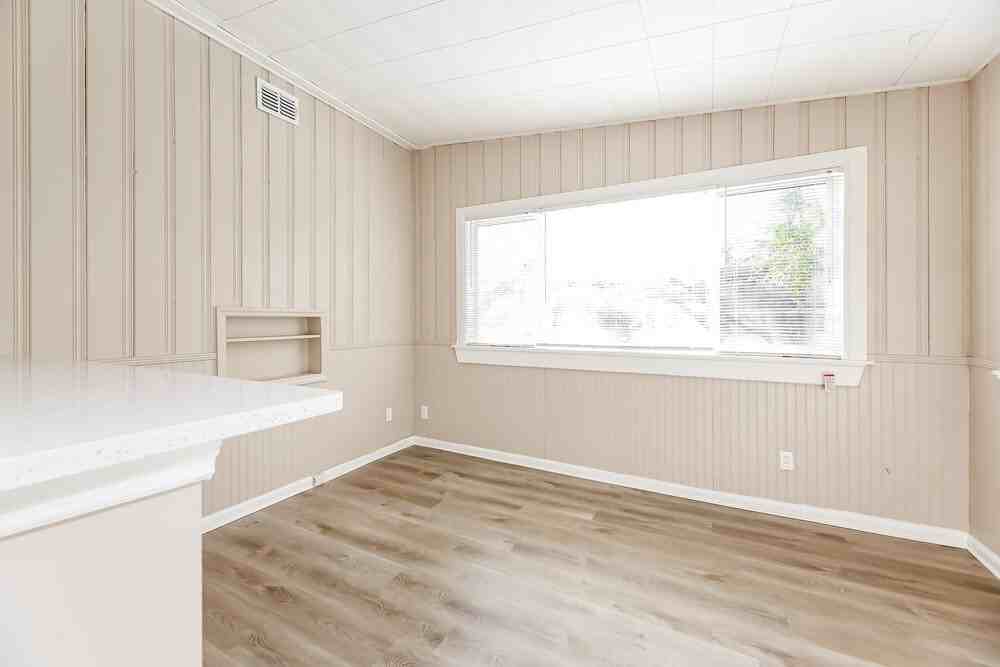 1104 Le Brun Dr - Photo 7 of 16