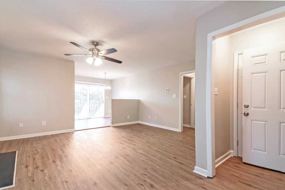 5513 Lake Garden Ct - Photo 4 of 16