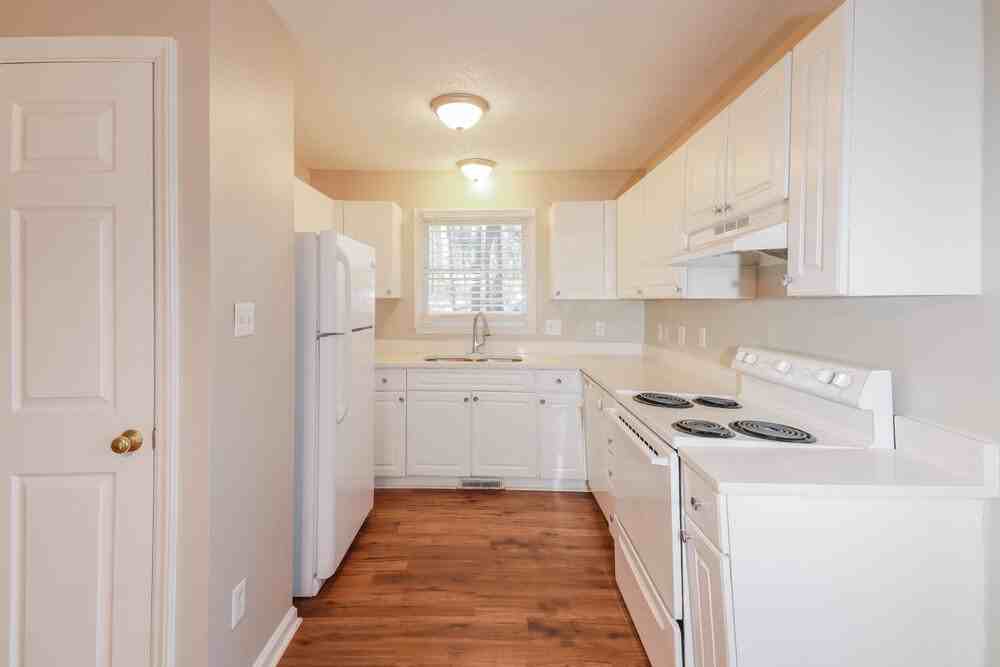 5513 Lake Garden Ct - Photo 7 of 16