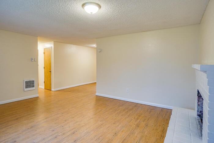 13817 Ne 35th Cir - Photo 6 of 33