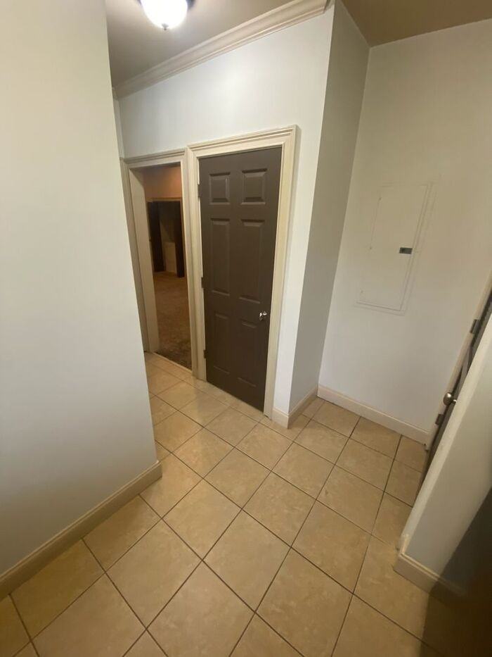 685 Penn Ave Ne #1 - Photo 5 of 20