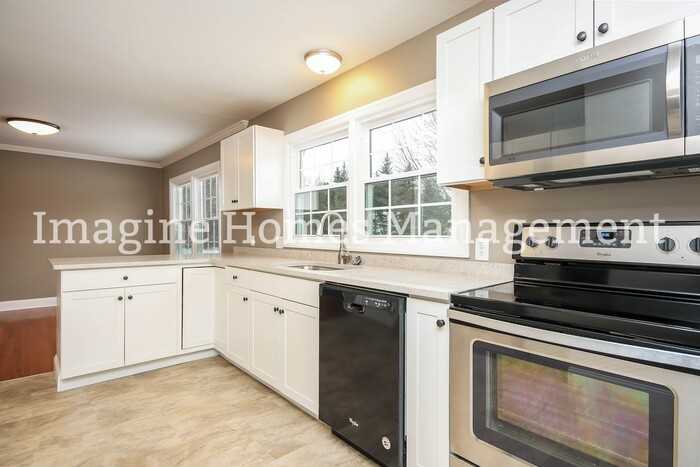 2575 Easthaven Drive - Photo 5 of 16