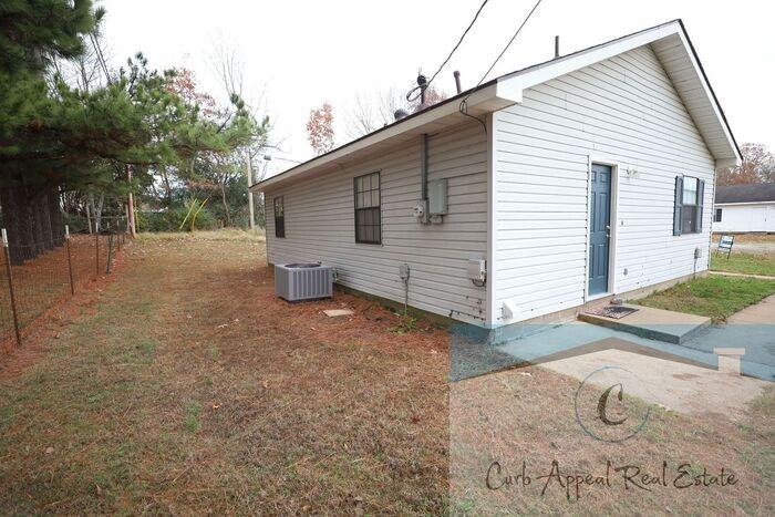 402 Garrett St - Photo 2 of 11