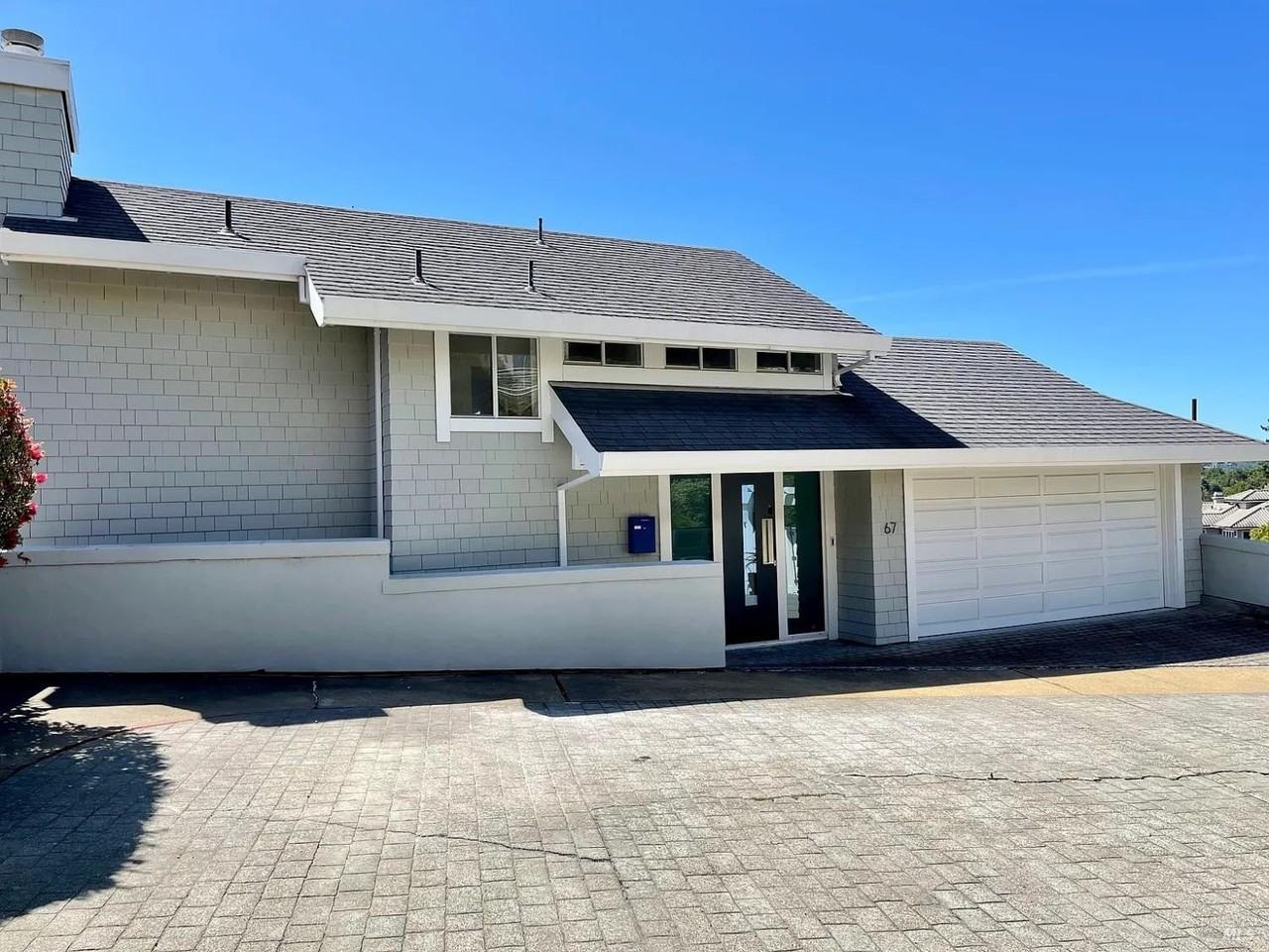 67 Via Los Altos - Photo 2 of 38