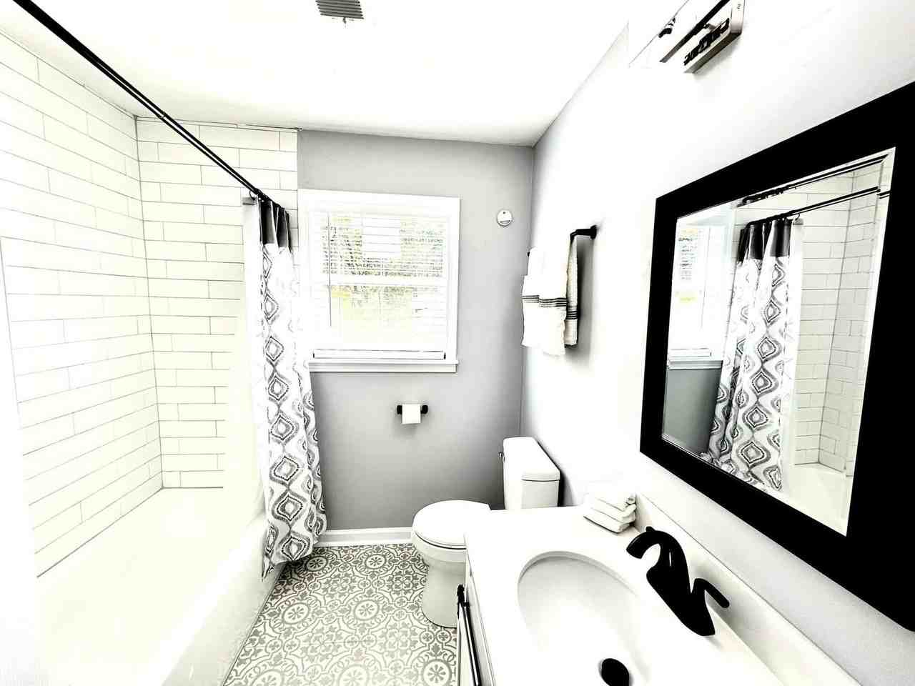 2003 Bond Ferry Rd - Photo 5 of 16