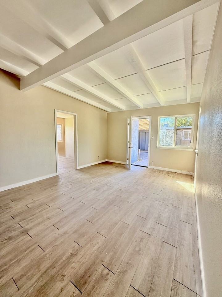 38930 9th Street East - Photo 6 of 11