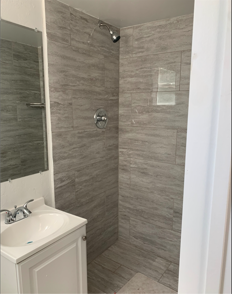 574 28th St. #4 - Photo 4 of 14