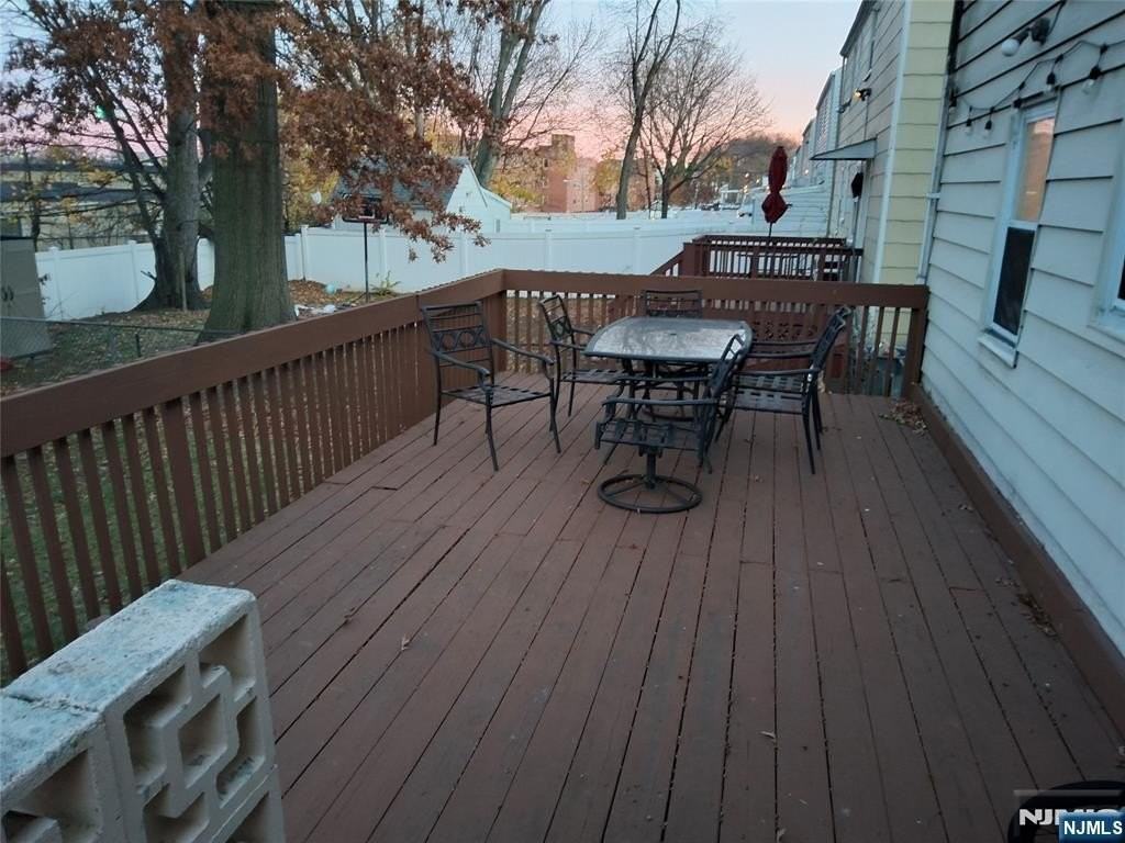 75 Macarthur Ave - Photo 2 of 7