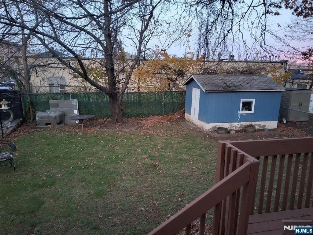 75 Macarthur Ave - Photo 6 of 7