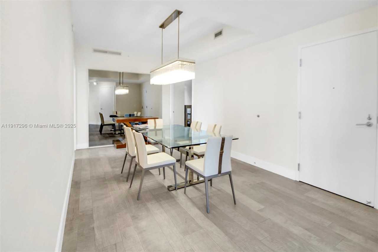 NE 29th St & Biscayne Blvd - Photo 7 of 26