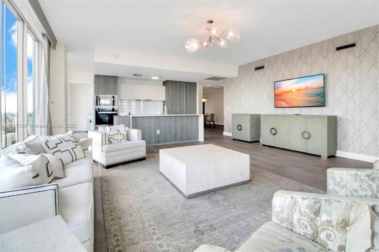 NE 29th St & Biscayne Blvd - Photo 3 of 26