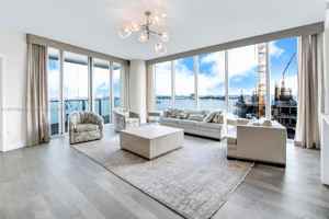 featured image of NE 29th St & Biscayne Blvd