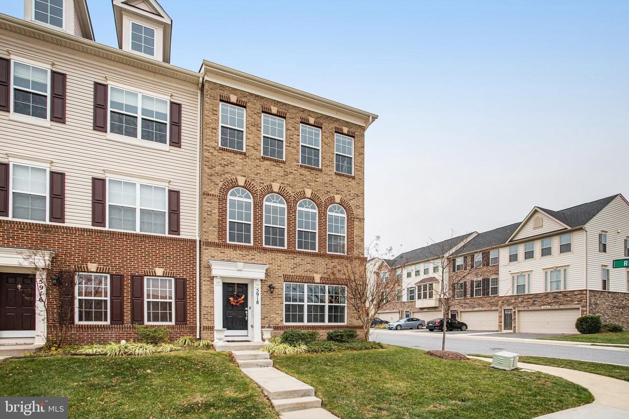 5918 Jefferson Commons Way - Photo 2 of 39