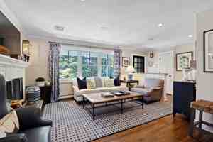 featured image of 810 Waterview Drive