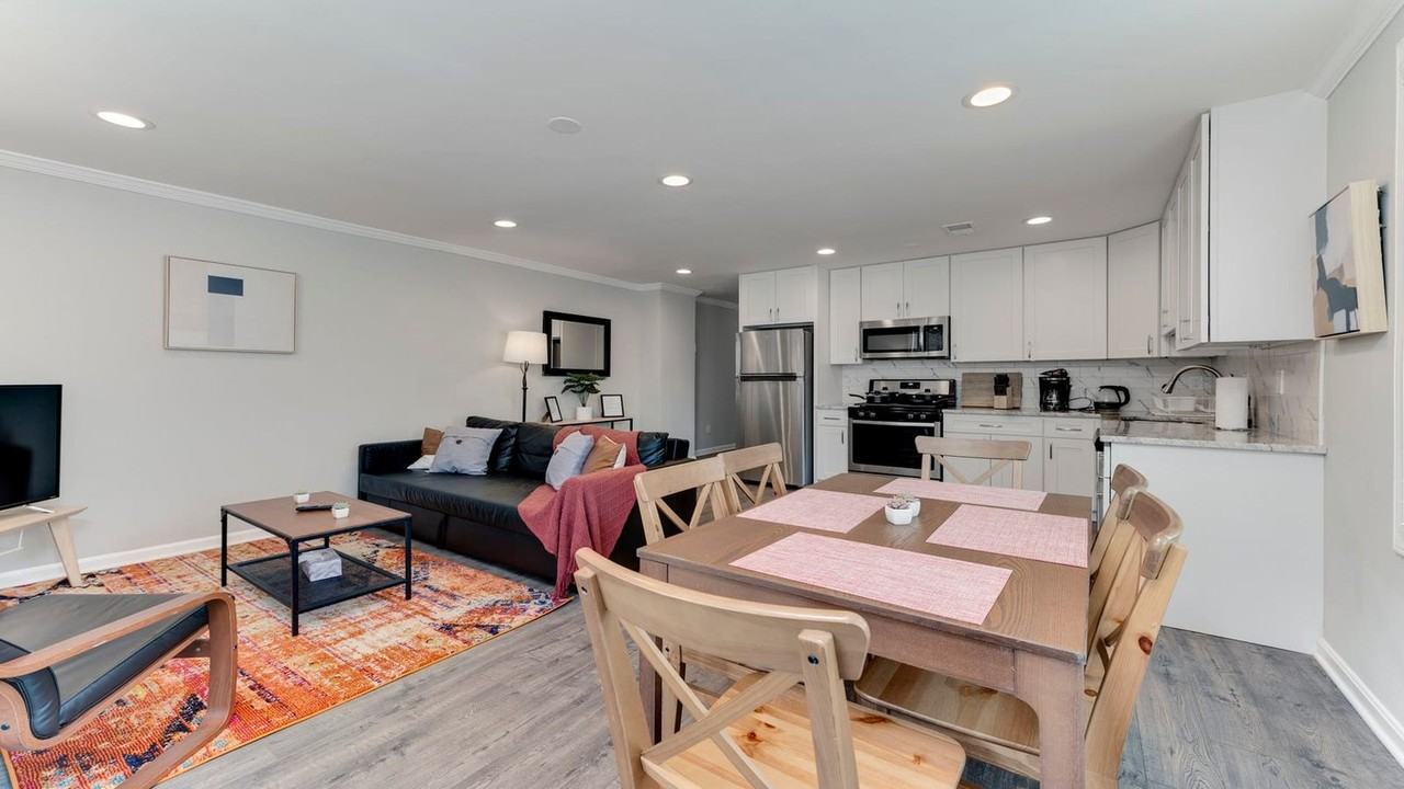 48 E Reed Ave #1358961P - Photo 2 of 33