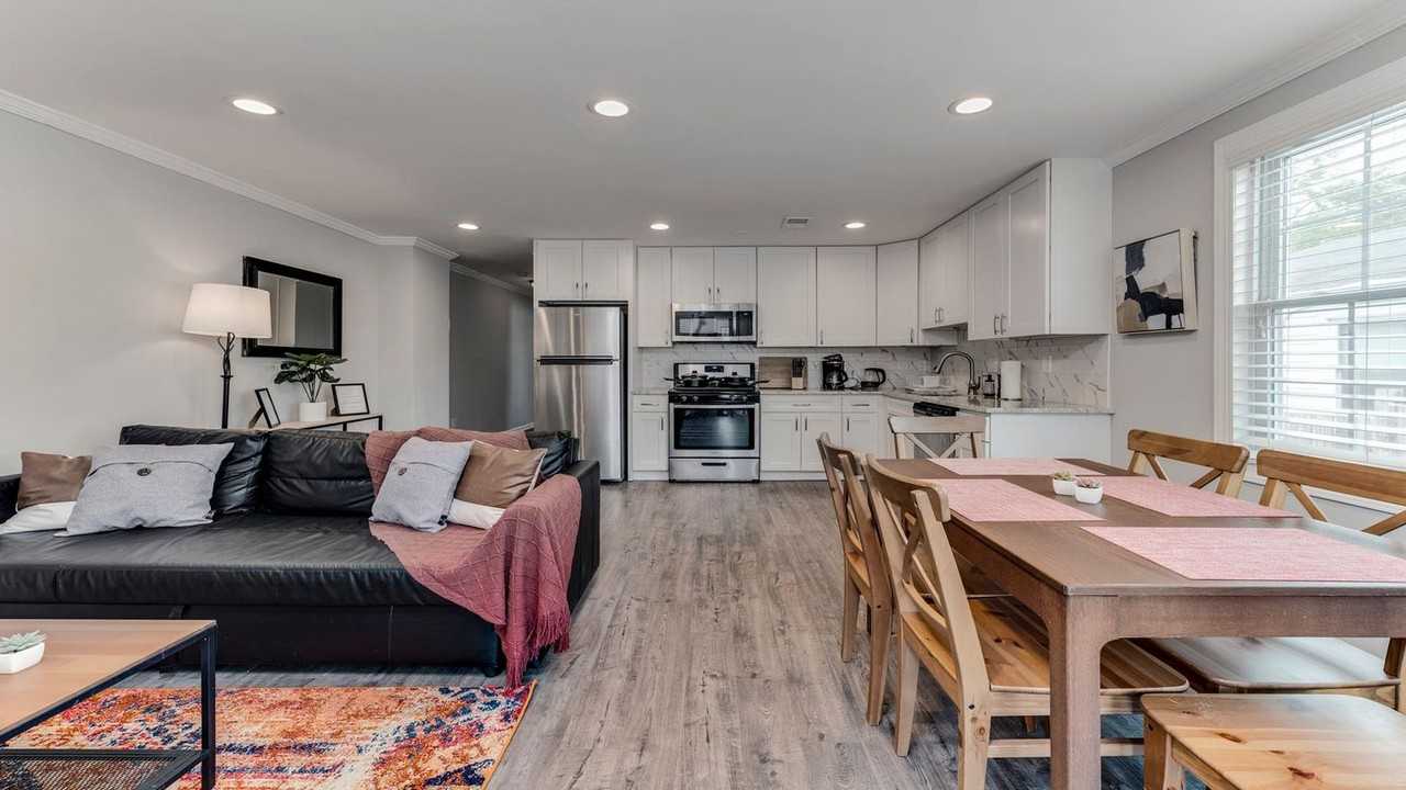 48 E Reed Ave #1358961P - Photo 3 of 33