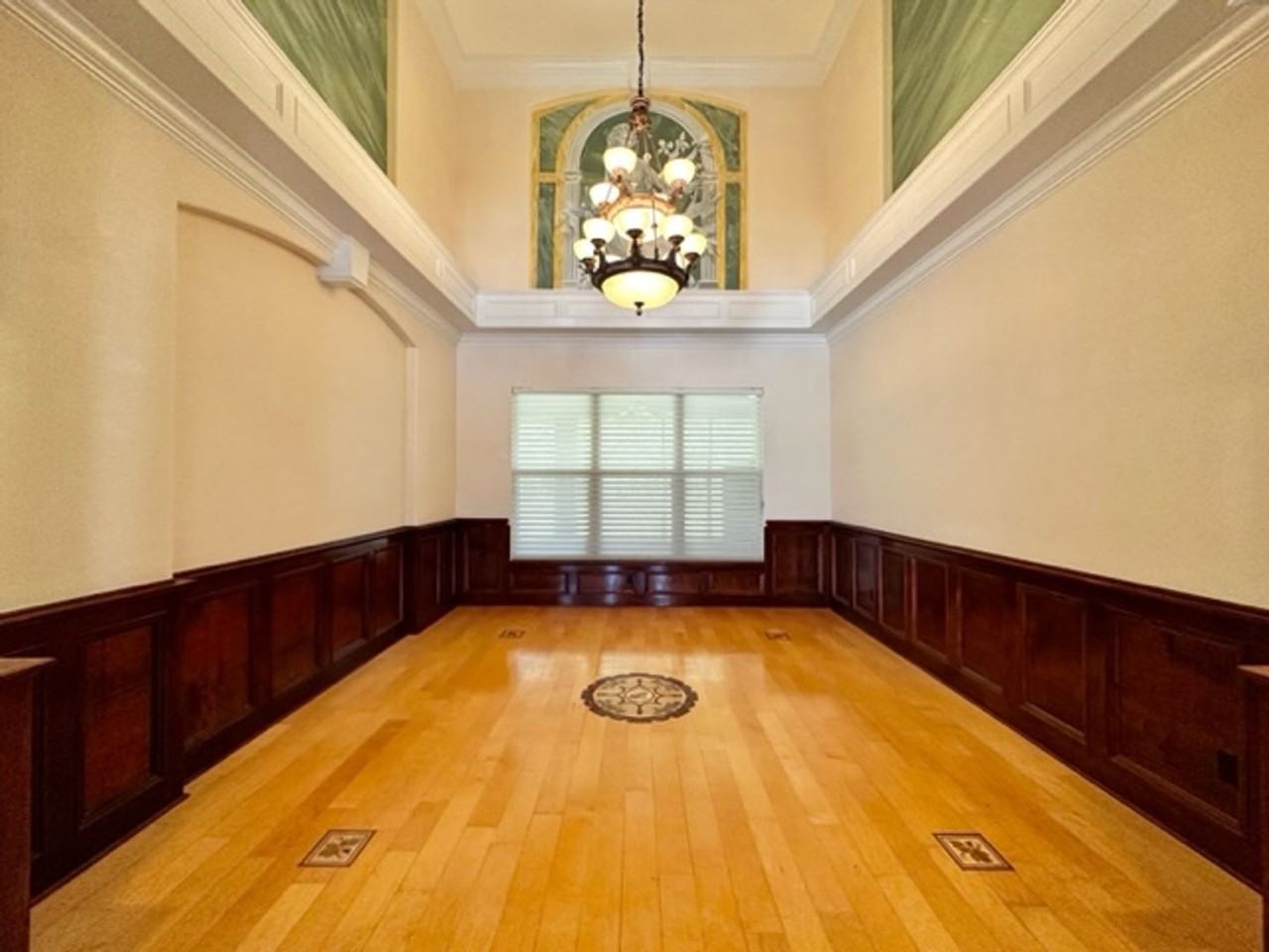 3905 Dumfries Ct - Photo 3 of 35