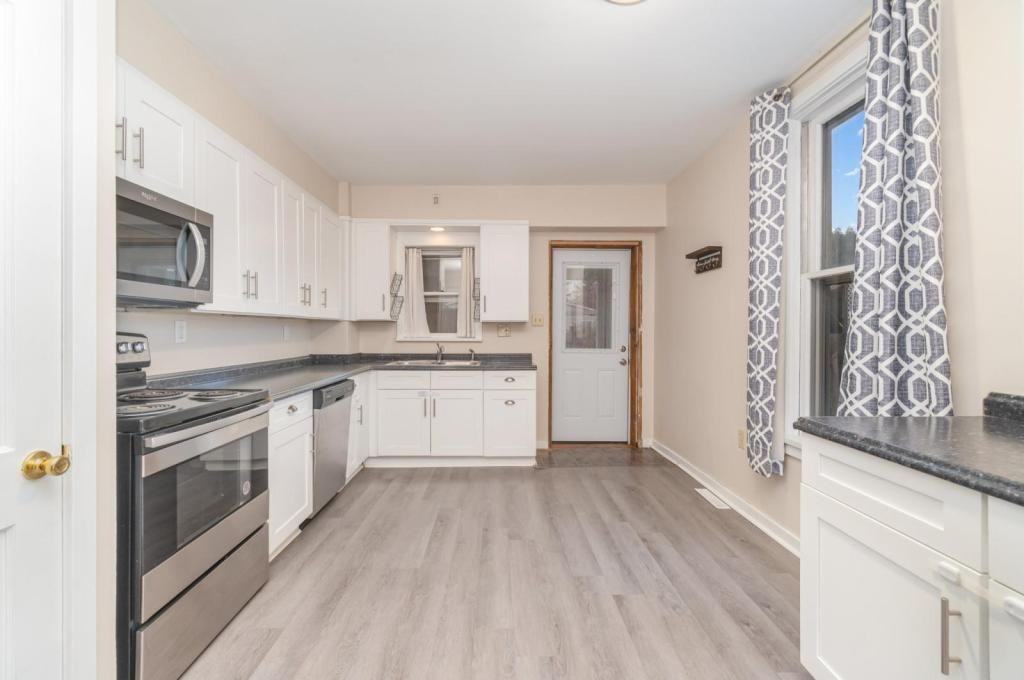 602 West Louther Street - Photo 5 of 16