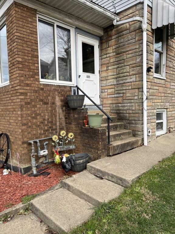 605 Armstrong Avenue - Photo 2 of 15