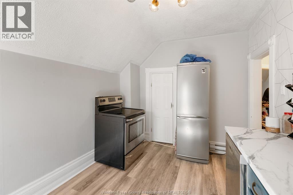 31 Adelaide Street North #2 - Photo 5 of 15