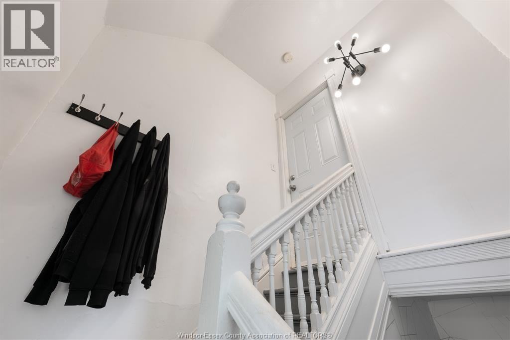 31 Adelaide Street North #2 - Photo 2 of 15